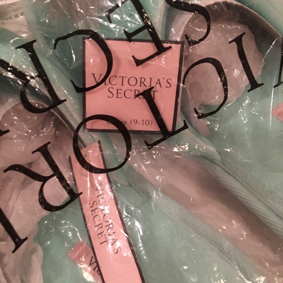 Victoria Secret Slipper - Picture 4 of 5